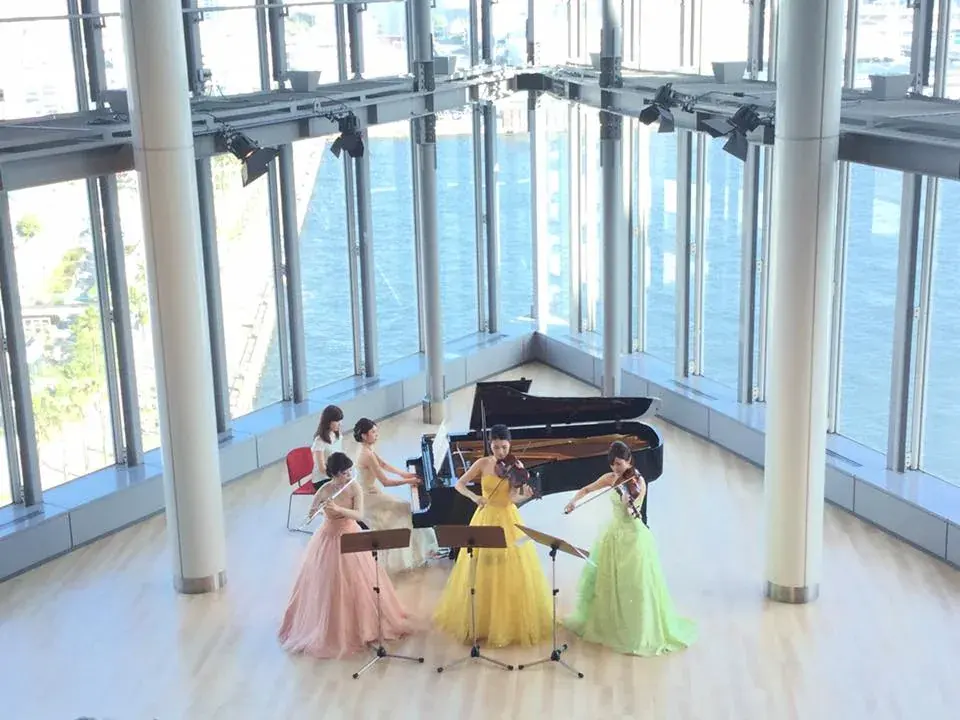 昼景の南港サンセットホールでのアンサンブル演奏